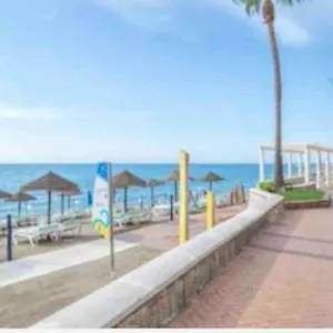 apartamento-primera-linea-de-playa-fuengirola.es-andalucia.com/